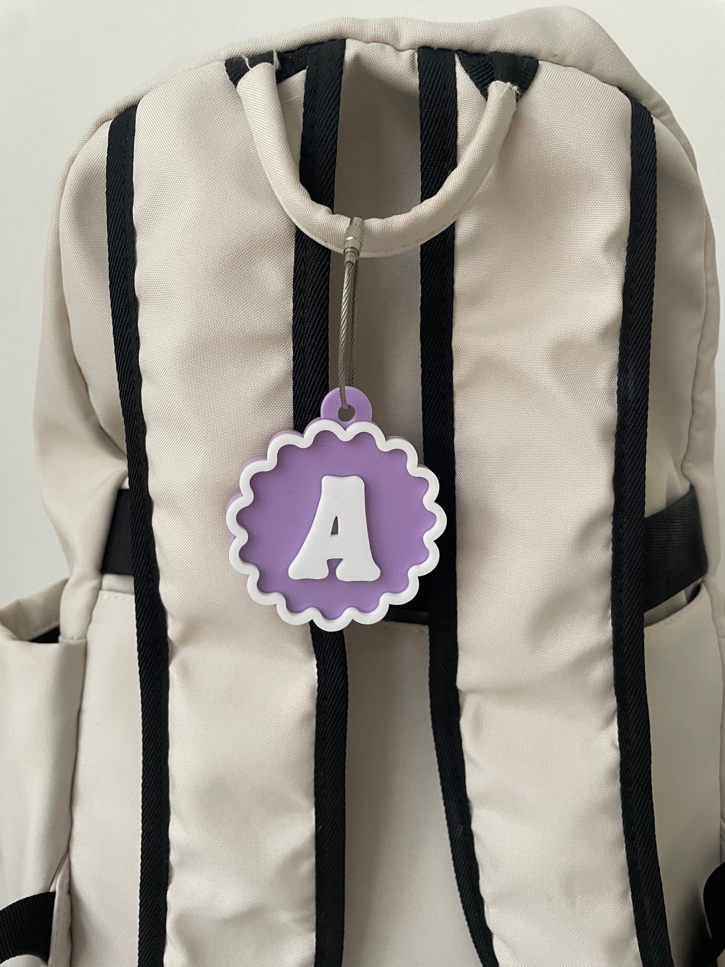 Scallop round Bag Tag