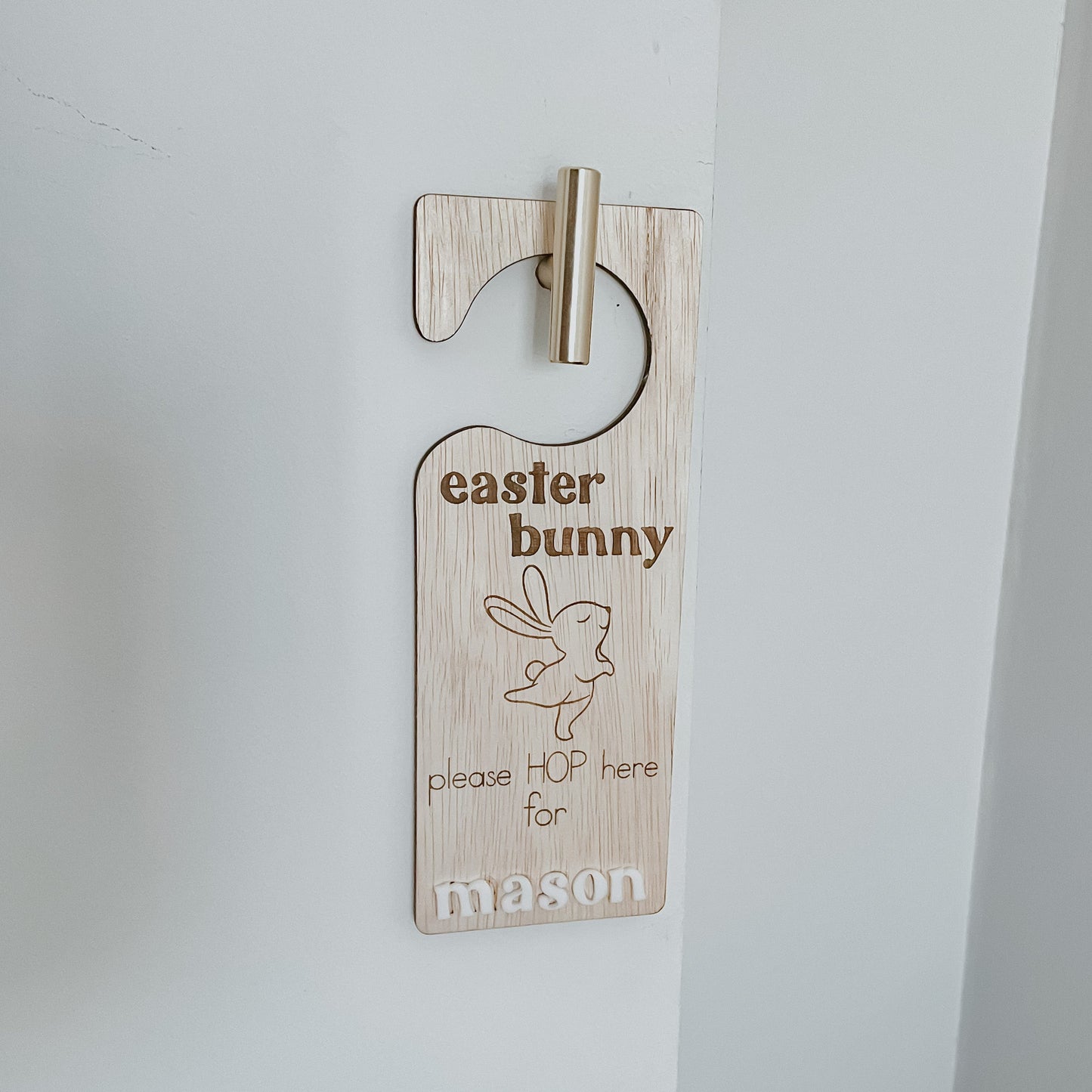 Hop door hanger